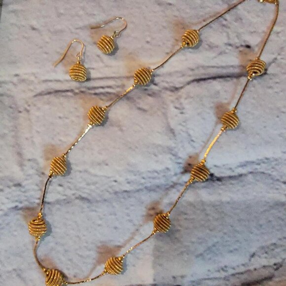 Vintage Trifari Gold Tone Spiral Beaded Necklace and Earring Set #Y2K #Boho - Picture 2 of 5